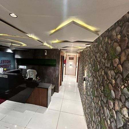 Prime View Hotel Ахмедабад Экстерьер фото